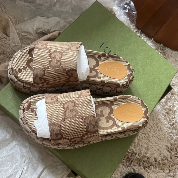 SIZE 8 US - Picture 1 of 4